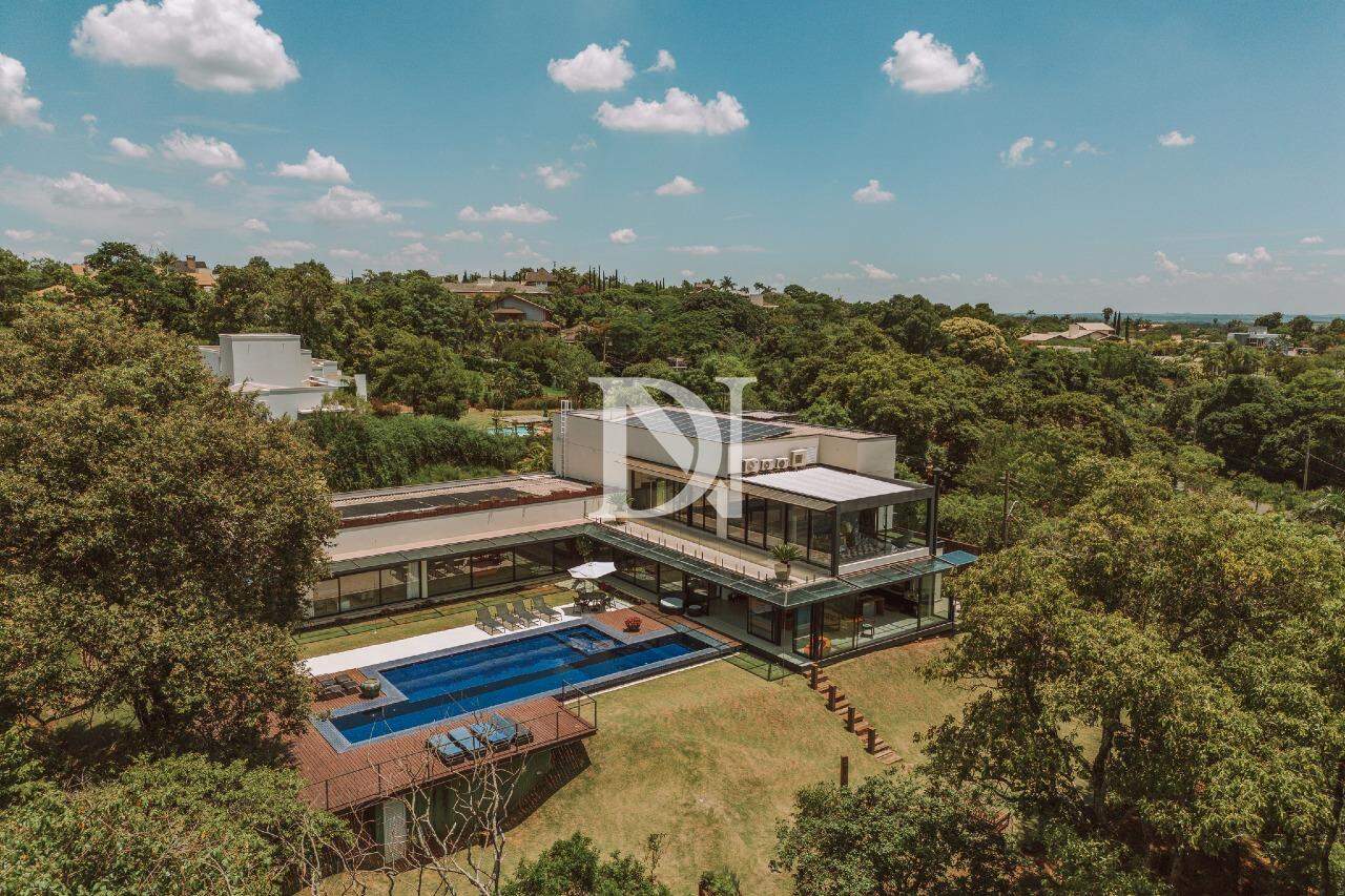 Casa de Alto Padrão à Venda no Condomínio Fazenda Vila Real de Itu | 6 Quartos, 6 Suítes, Piscina com SPA e Vista Permanente para a Mata